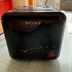 Vintage Sony Black Compact AM/FM Radio alarm clock